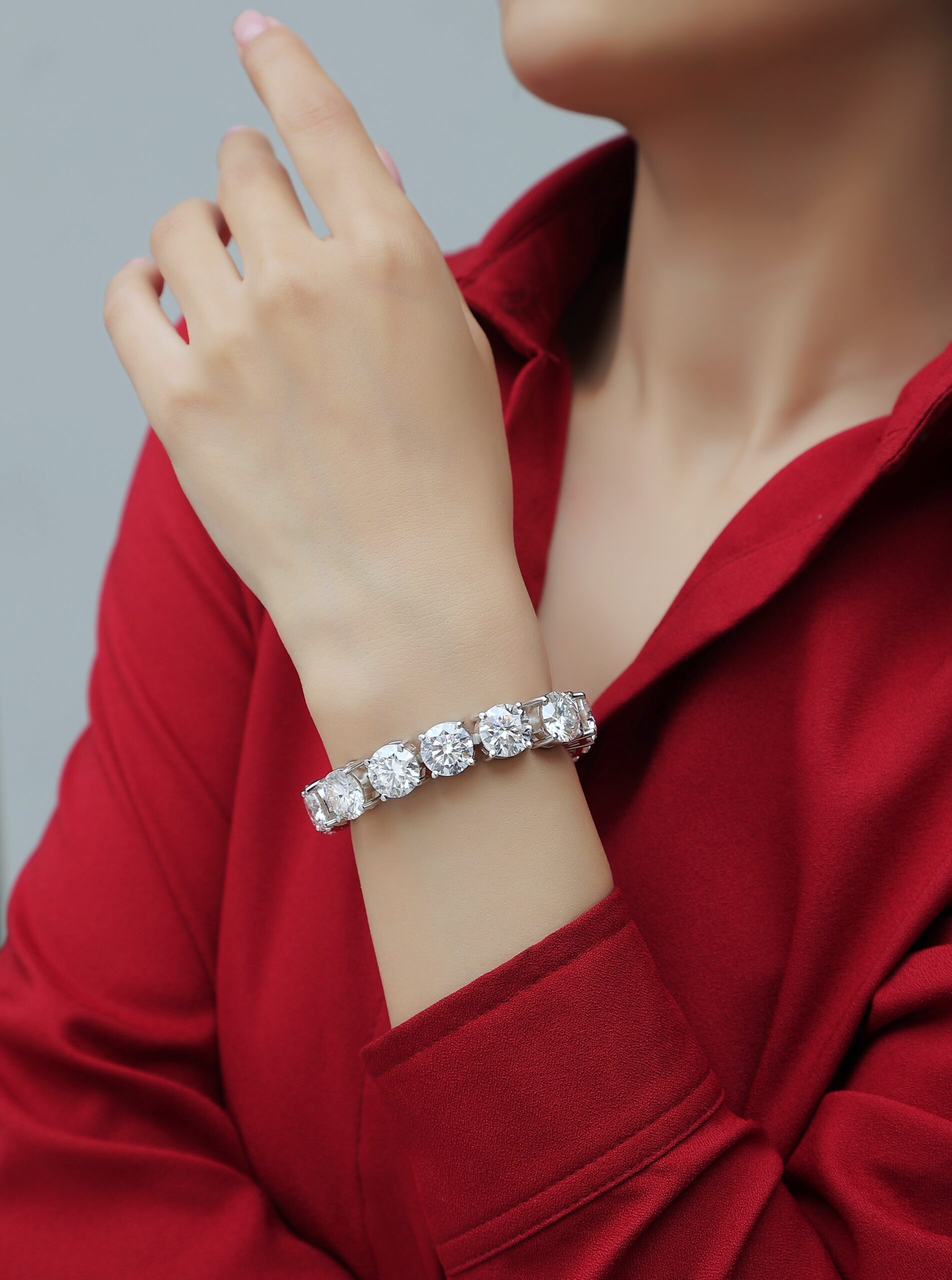 Half Summer Splendor - Luxurious And Fashionable Light Luxury Jewelry Silver Bracelet And Bracelet Set With Top-quality Moissanite, S925 Silver Plated Platinum. - Image 2